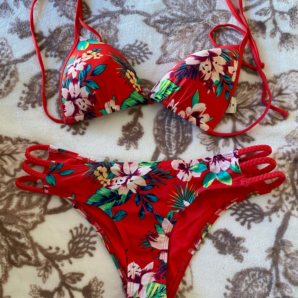 Medium Hawaiian Print Hollister Bikini